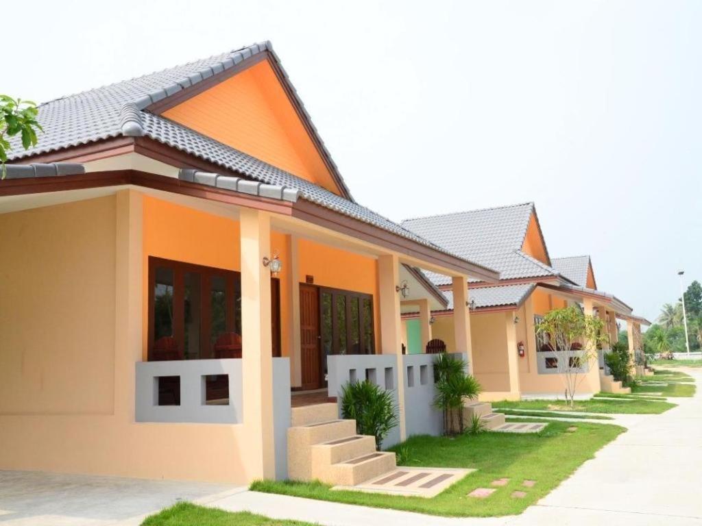 Juntima Boutique Hotel Phetchaburi Exterior foto