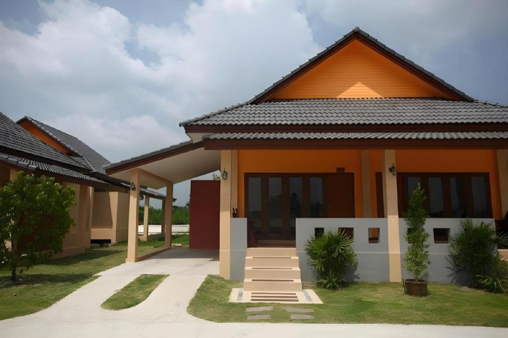 Juntima Boutique Hotel Phetchaburi Exterior foto