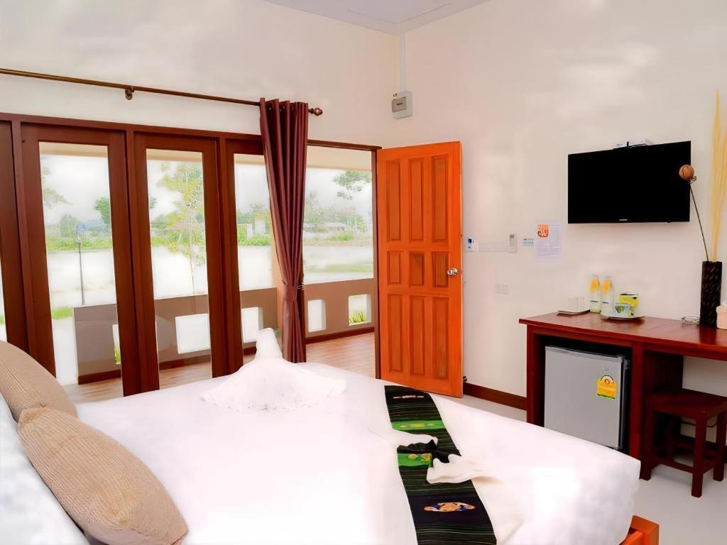 Juntima Boutique Hotel Phetchaburi Exterior foto