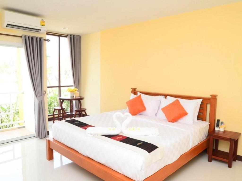 Juntima Boutique Hotel Phetchaburi Exterior foto