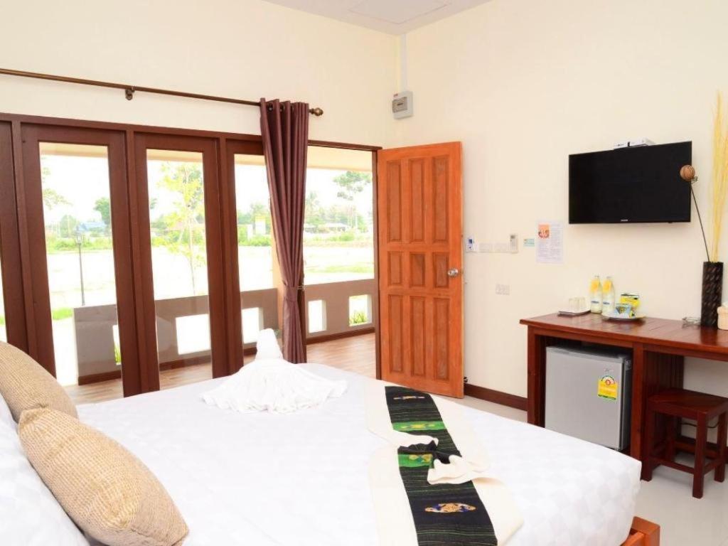 Juntima Boutique Hotel Phetchaburi Exterior foto